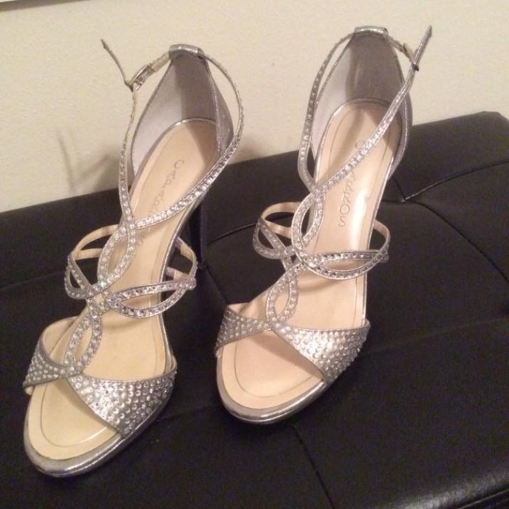 Like new sparkling heels